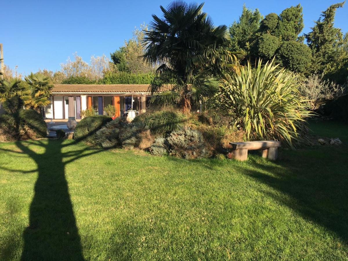 Mas De La Butte Blanche Bed & Breakfast Orgon Exterior photo